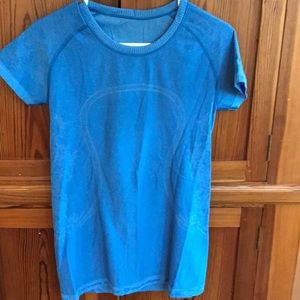 Lululemon Short-Sleeved Crew Tee in Blue, size 10
